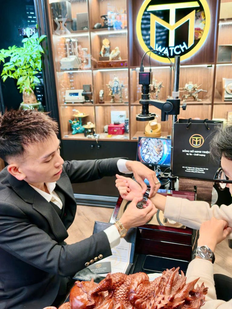 Dịch vụ thu mua sạch dòng đồng hồ Cartier Tank Anglaise 2