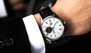 Vát Cạnh Linh Kiện Trong Bộ Máy Đồng Hồ