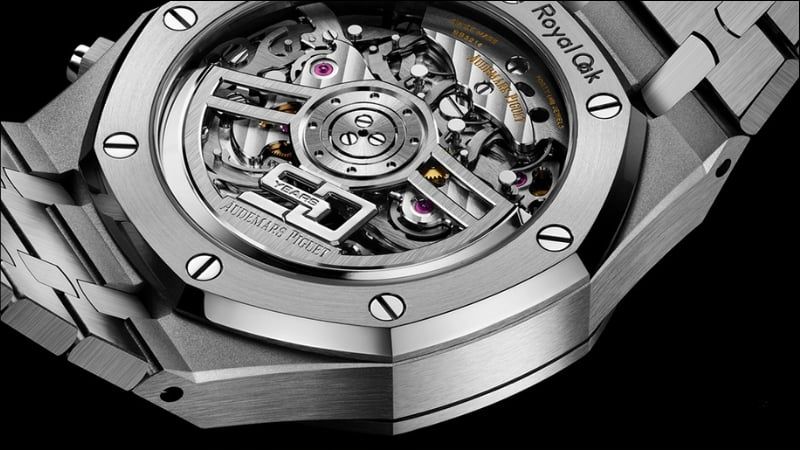 Rotor Lệch Tâm Trong Đồng Hồ Cơ Khác Gì Rotor Truyền Thống