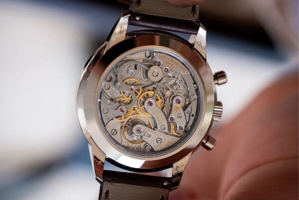 Đồng Hồ Chứng Nhận Geneva Seal Có Ý Nghĩa Gì?