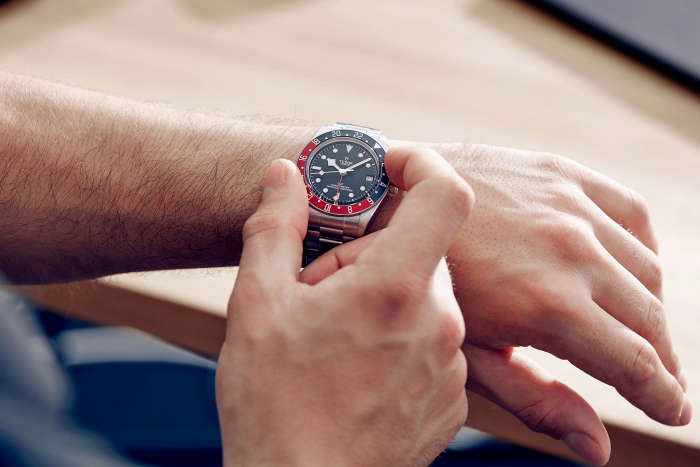 Bezel Xoay Trên Đồng Hồ Không Chỉ Dành Cho Thợ Lặn