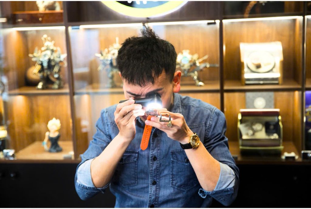 Đồng Hồ Bị Xước Kính Tại Đống Đa