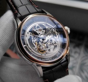Chiếc Đồng Hồ Có Hai Bộ Máy