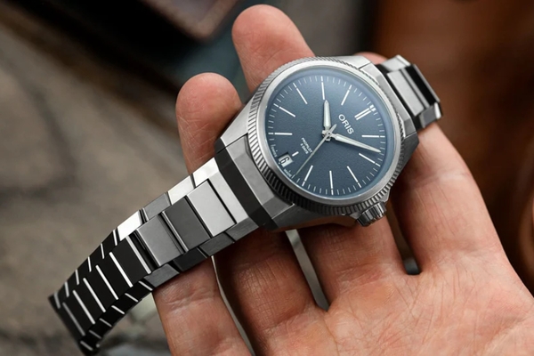 Đồng Hồ Titanium Đang Thay Thế Thép Không Gỉ?
