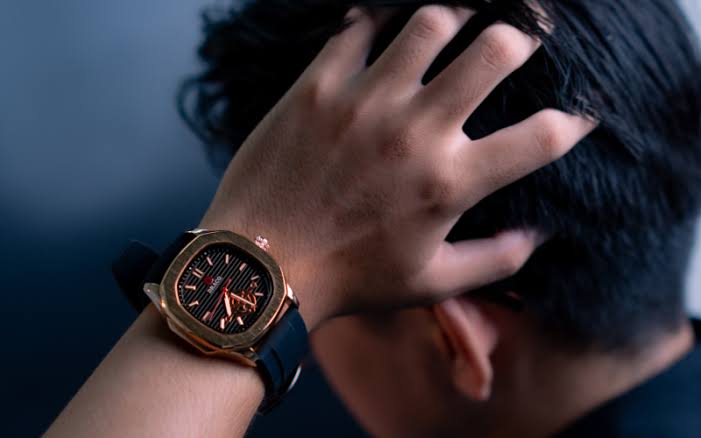 Khi Đồng Hồ Chạy Sai: Đọc Bệnh Qua Từng Dấu Hiệu