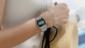 Nghệ Thuật Khảm Đá Trên Mặt Số Đồng Hồ