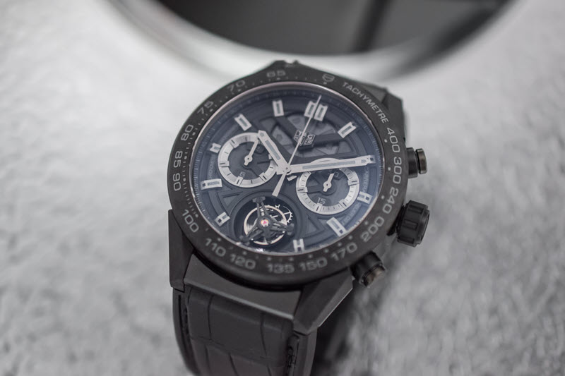 Đồng Hồ Carbon Và Cuộc Cách Mạng Vật Liệu