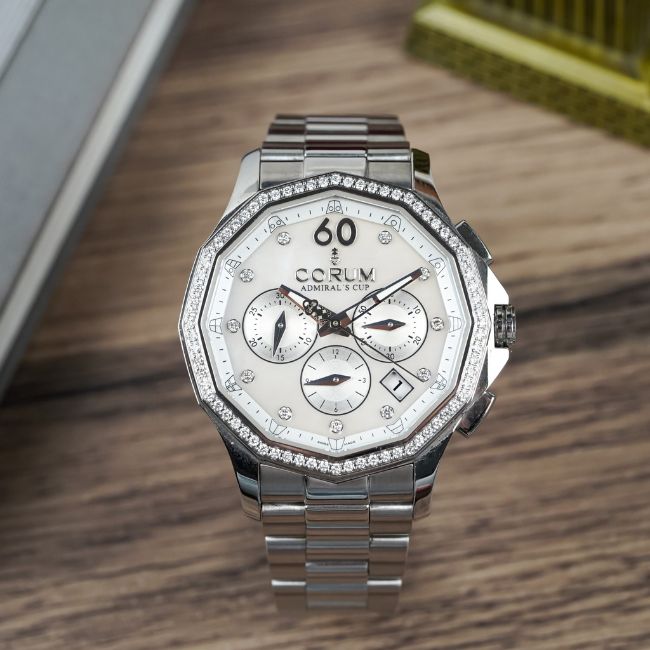 Thu Đồng Hồ Corum Tại Hai Bà Trưng