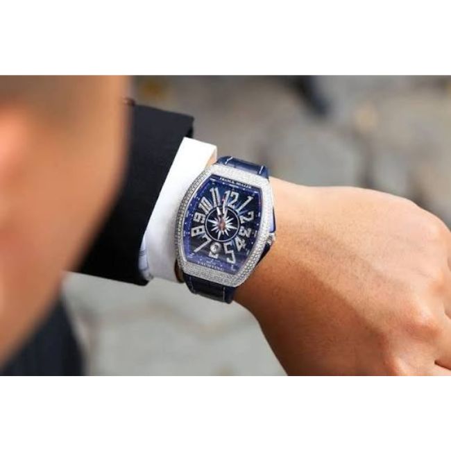 Thu Đồng Hồ Franck Muller Tại Đống Đa
