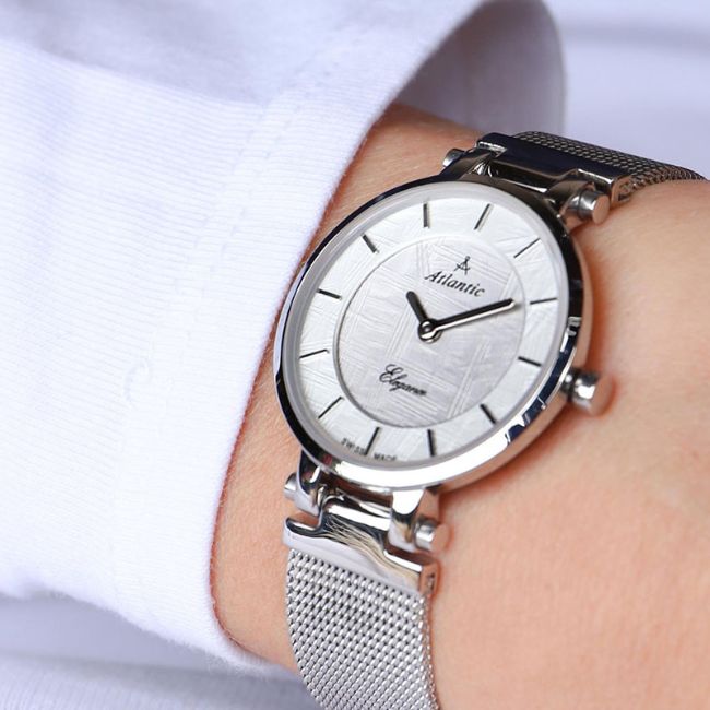 Kính Sapphire Trên Đồng Hồ Đeo Tay